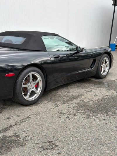 2001 Chevrolet Corvette 2dr Convertible