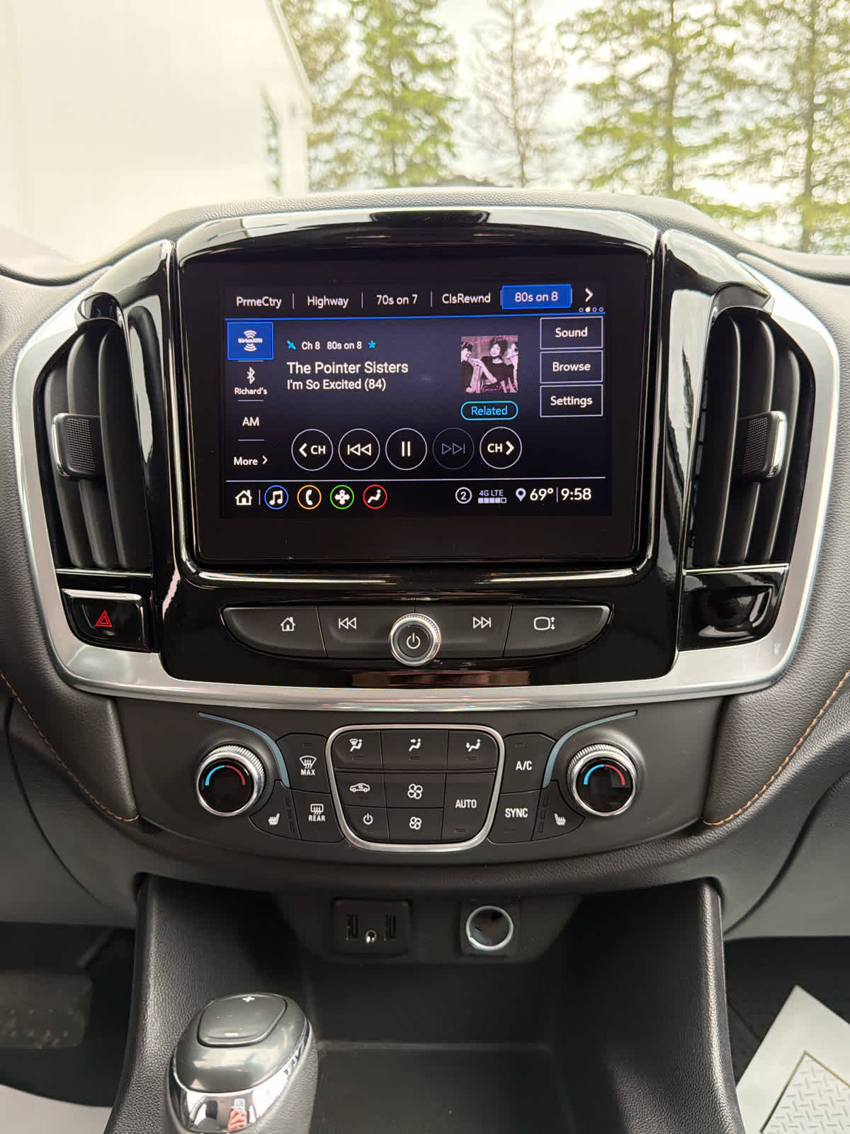 2020 Chevrolet Traverse LT Cloth