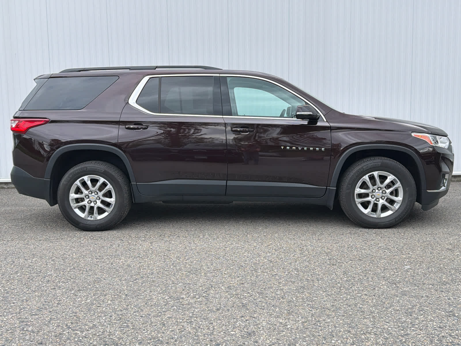 2020 Chevrolet Traverse LT Cloth