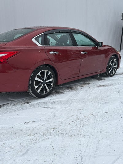 2016 Nissan Altima 2.5 SR