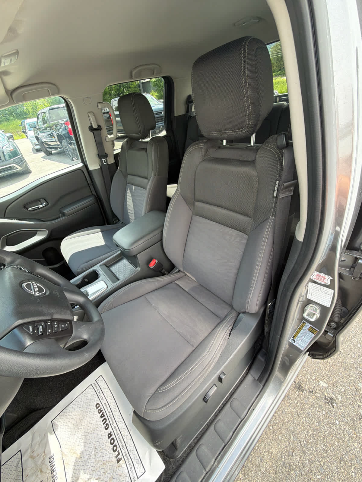 2023 Nissan Frontier SV