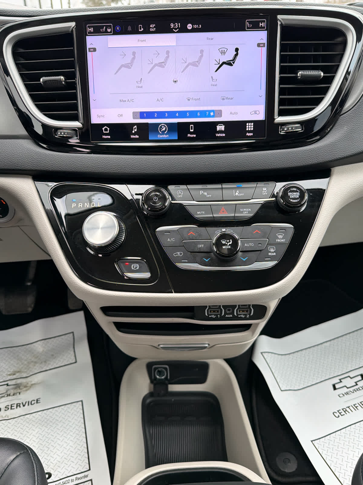 2024 Chrysler Pacifica Touring L