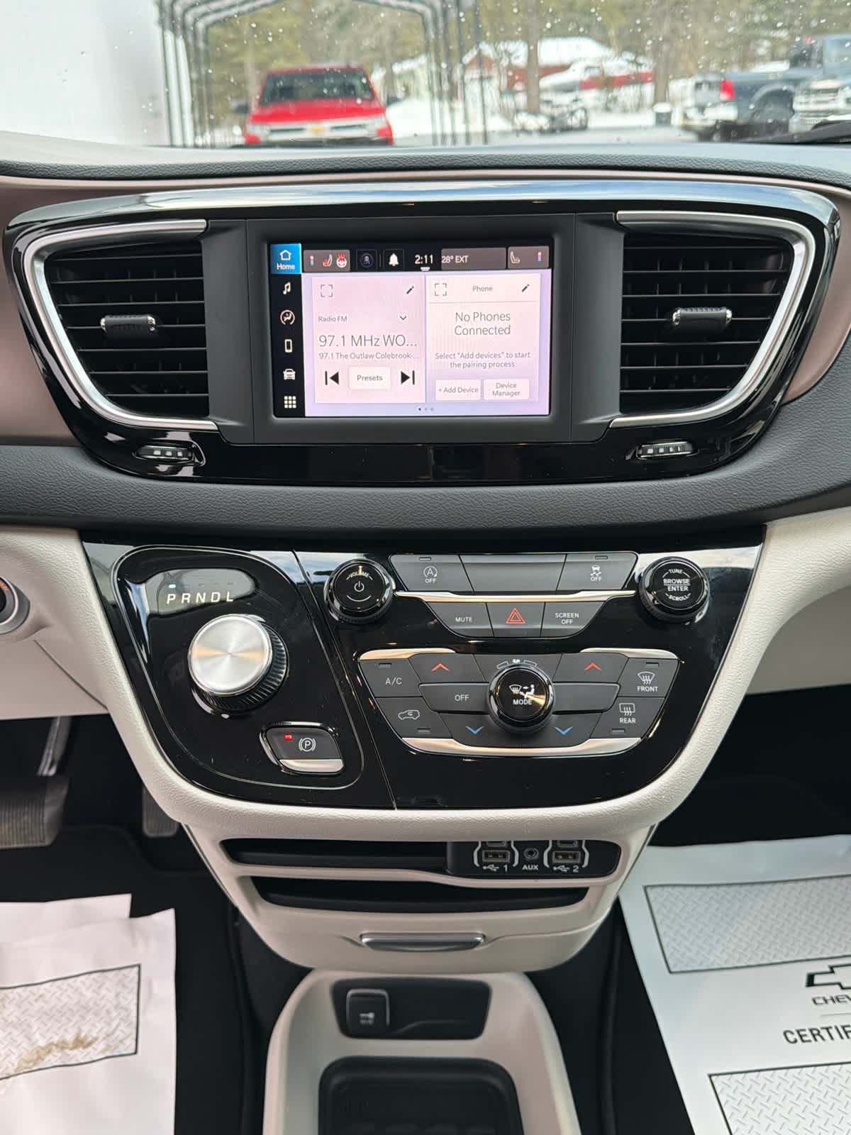 2023 Chrysler Voyager LX