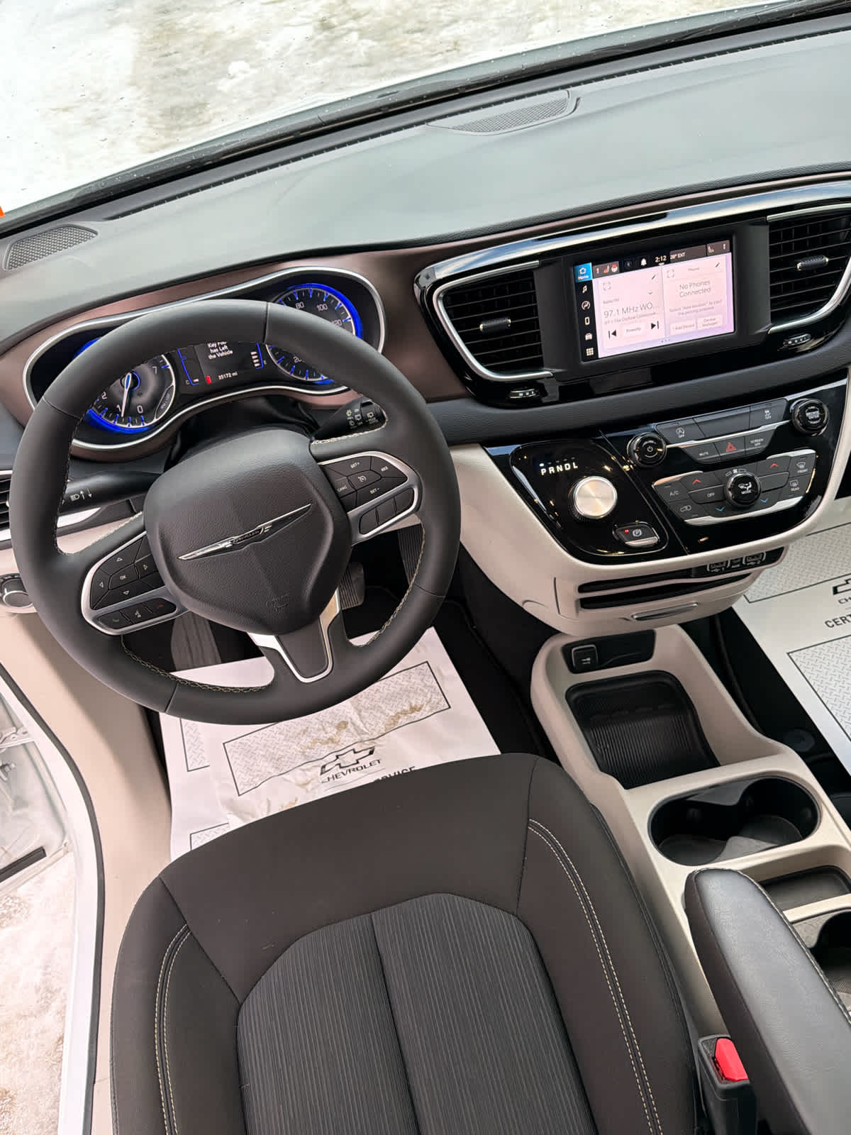 2023 Chrysler Voyager LX