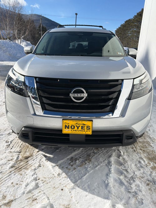 2023 Nissan Pathfinder SV