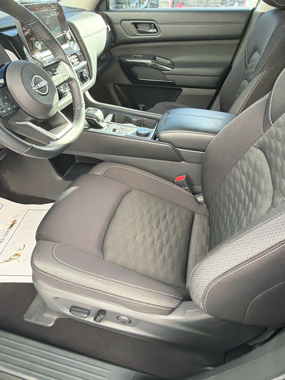 2023 Nissan Pathfinder SV