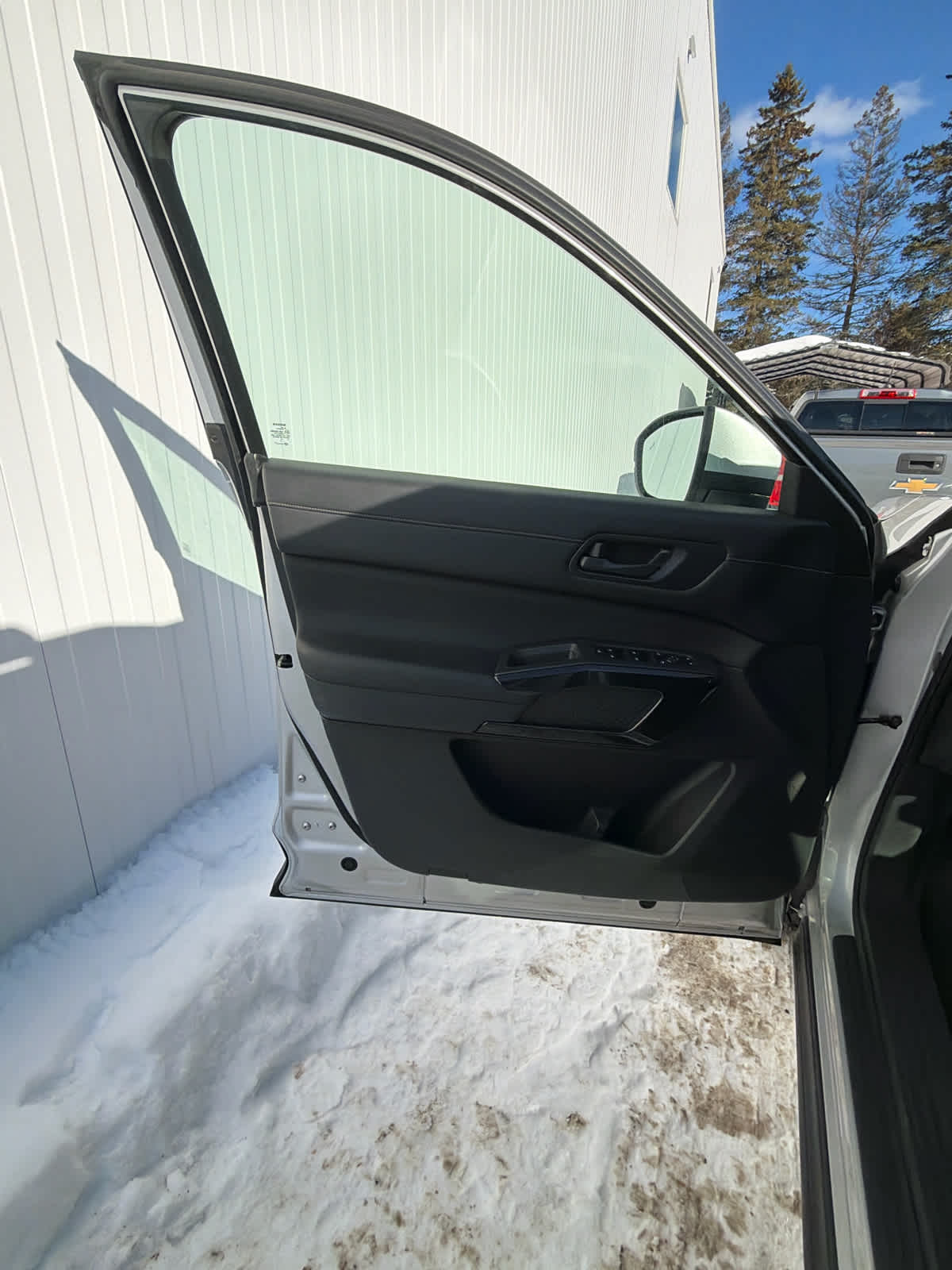 2023 Nissan Pathfinder SV