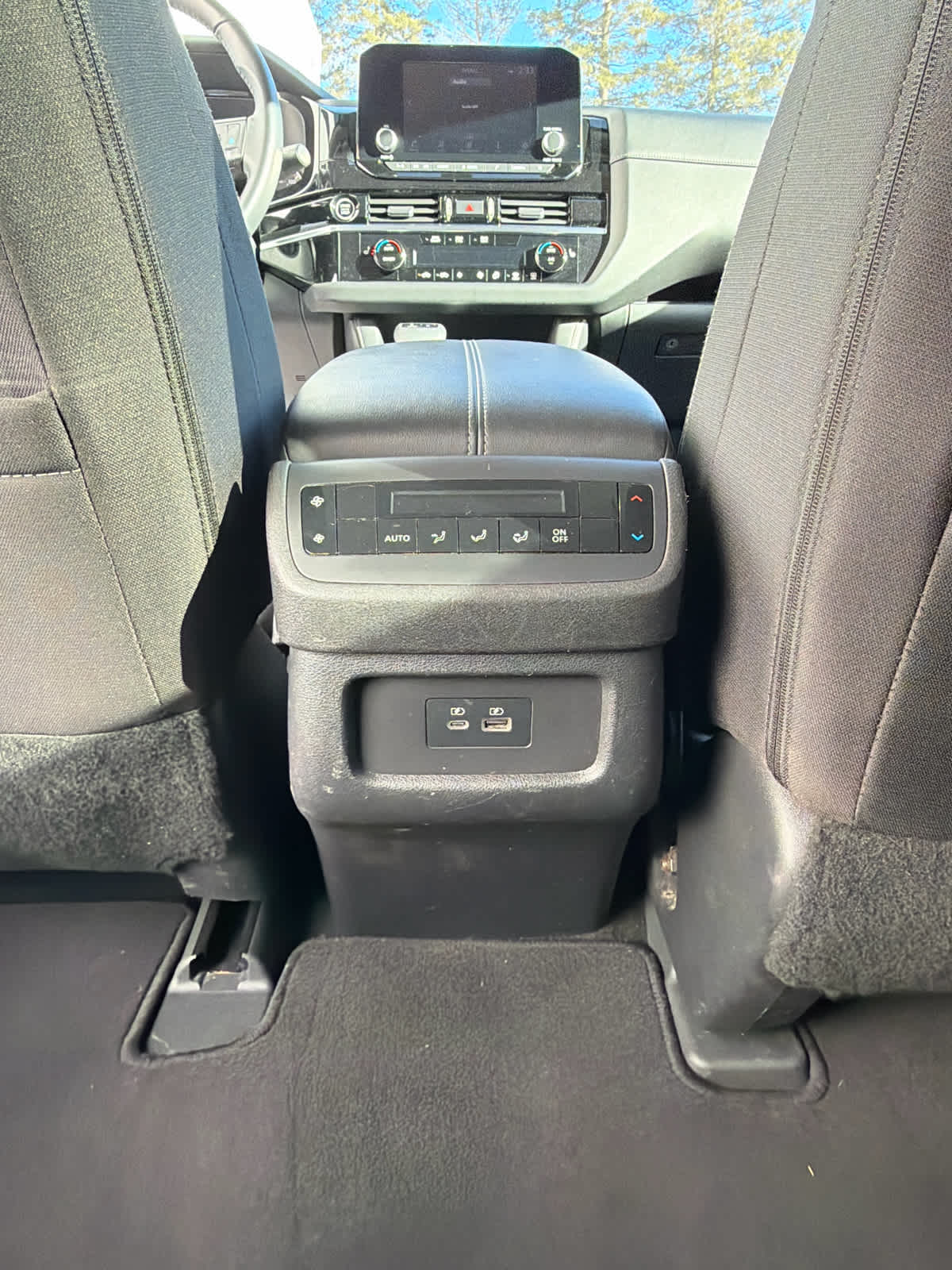 2023 Nissan Pathfinder SV