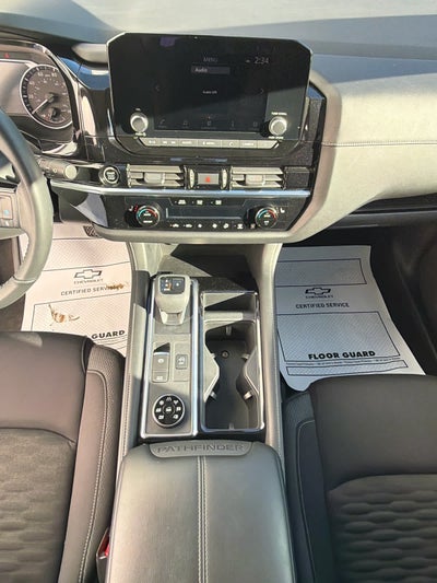 2023 Nissan Pathfinder SV