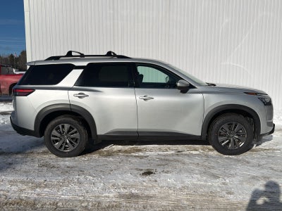 2023 Nissan Pathfinder SV