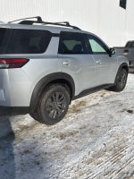 2023 Nissan Pathfinder SV