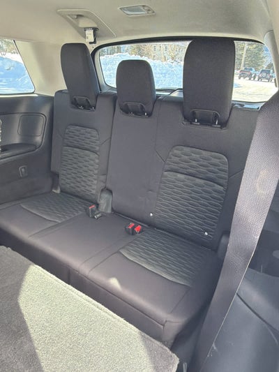 2023 Nissan Pathfinder SV