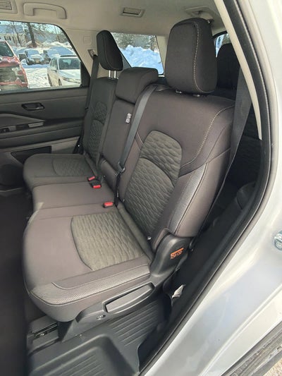 2023 Nissan Pathfinder SV