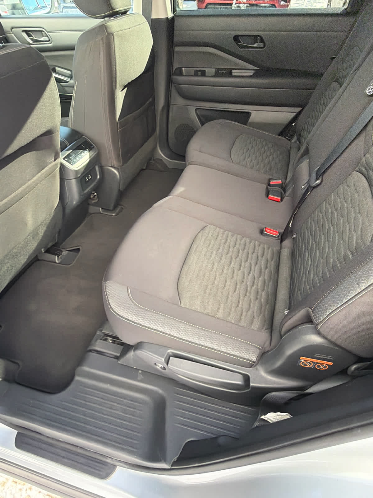 2023 Nissan Pathfinder SV