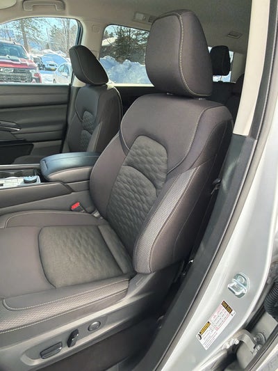 2023 Nissan Pathfinder SV