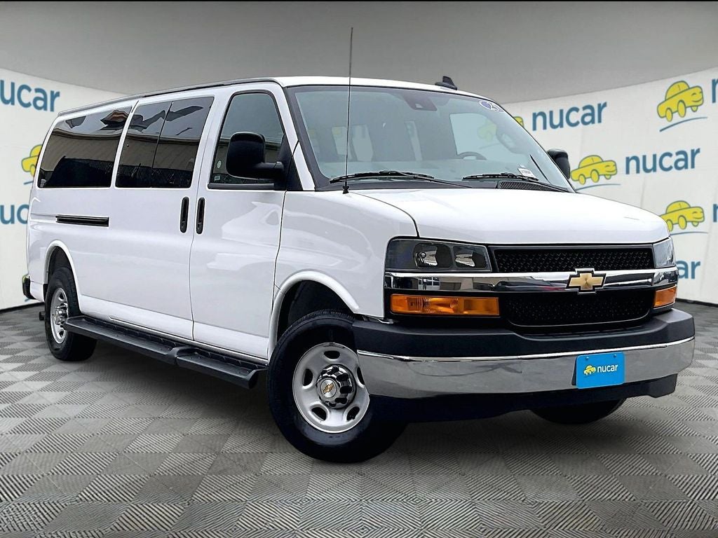 2025 Chevrolet Express 3500 LT Passenger