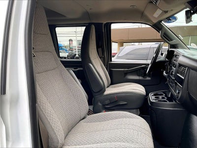 2025 Chevrolet Express 3500 LT Passenger