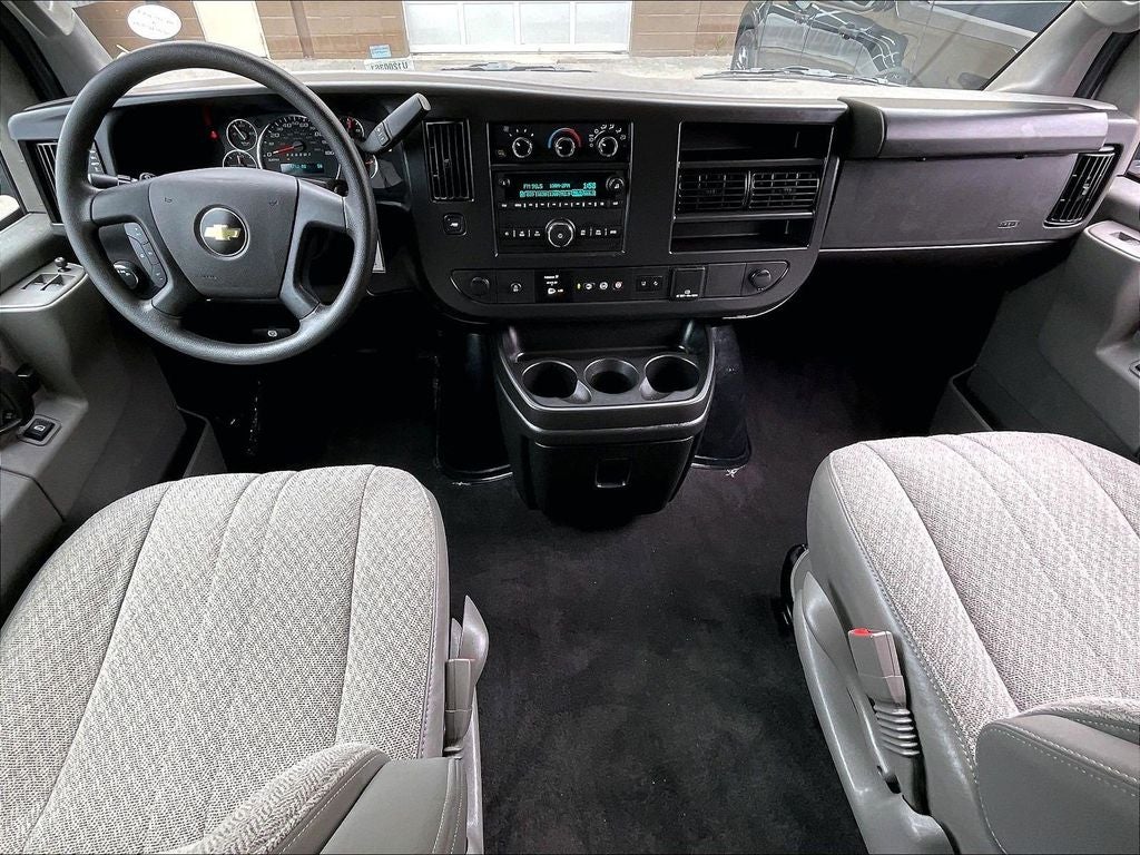 2025 Chevrolet Express 3500 LT Passenger