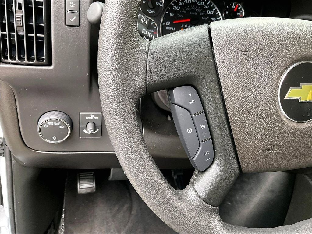 2025 Chevrolet Express 3500 LT Passenger