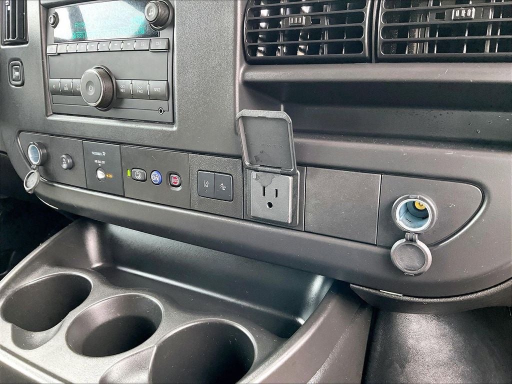 2025 Chevrolet Express 3500 LT Passenger