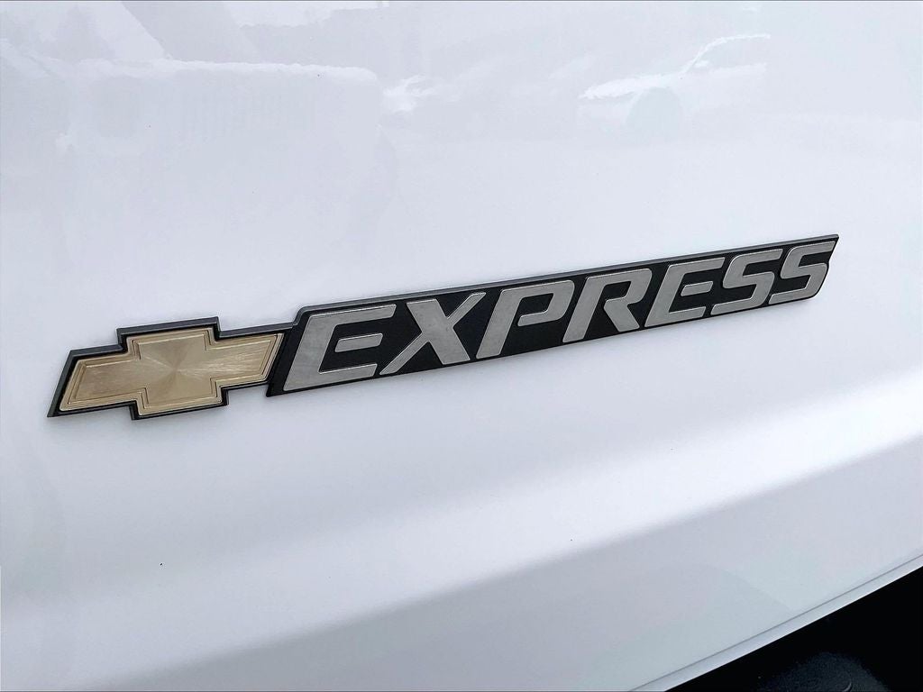 2025 Chevrolet Express 3500 LT Passenger
