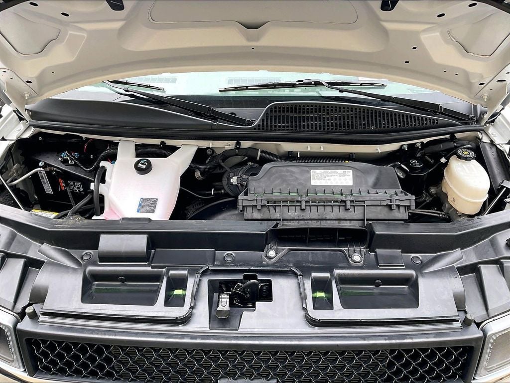 2025 Chevrolet Express 3500 LT Passenger