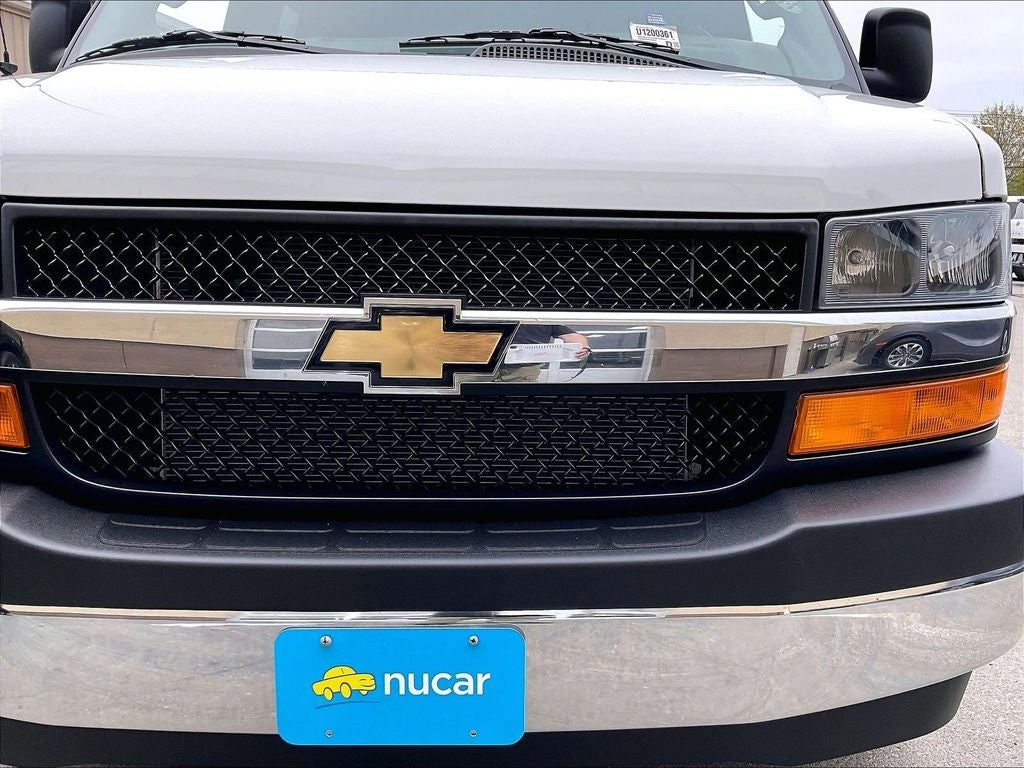 2025 Chevrolet Express 3500 LT Passenger