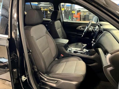 2022 Chevrolet Traverse LT Cloth