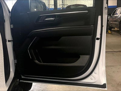 2025 Chevrolet Suburban LT