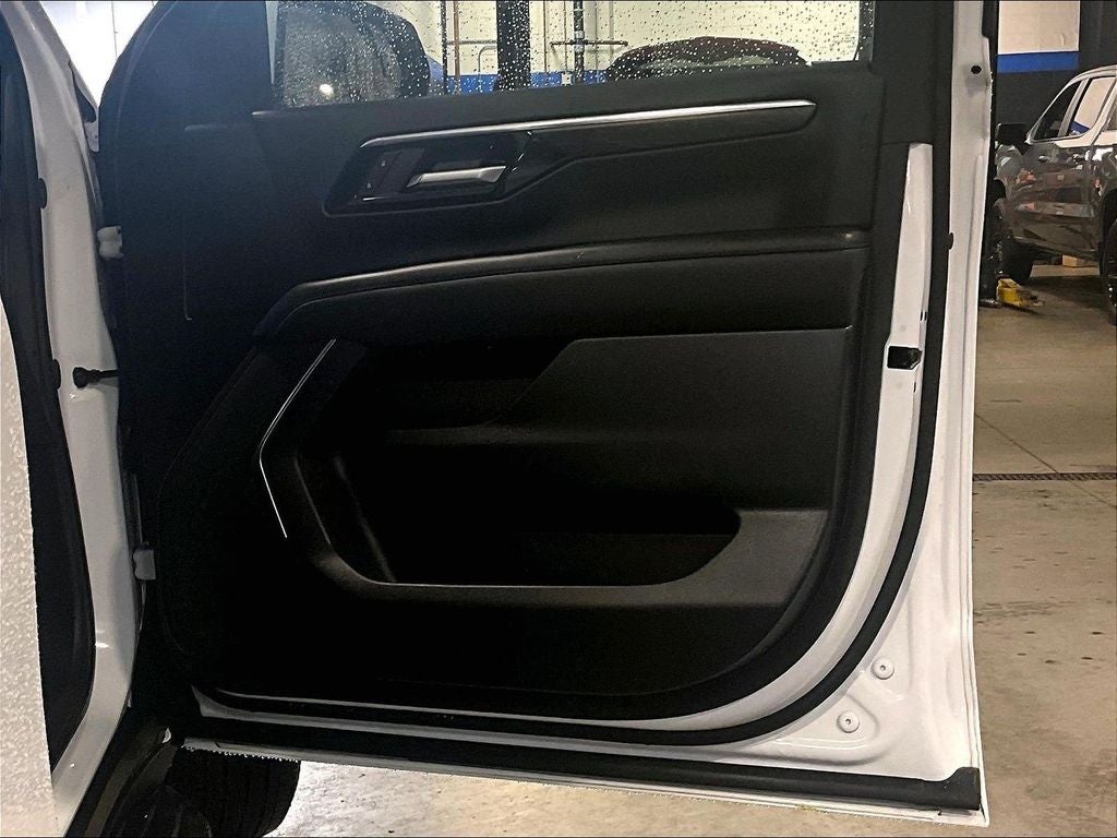 2025 Chevrolet Suburban LT