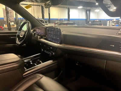 2025 Chevrolet Suburban LT