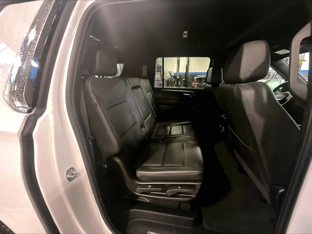 2025 Chevrolet Suburban LT