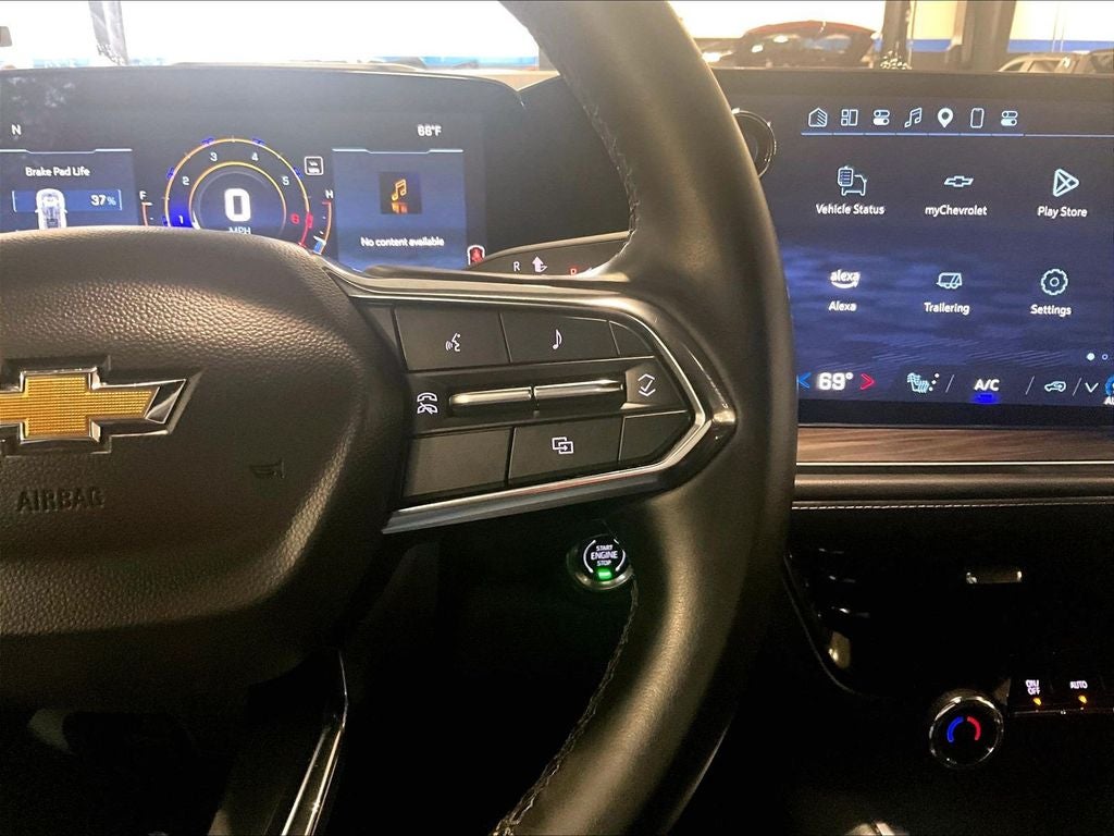 2025 Chevrolet Suburban LT