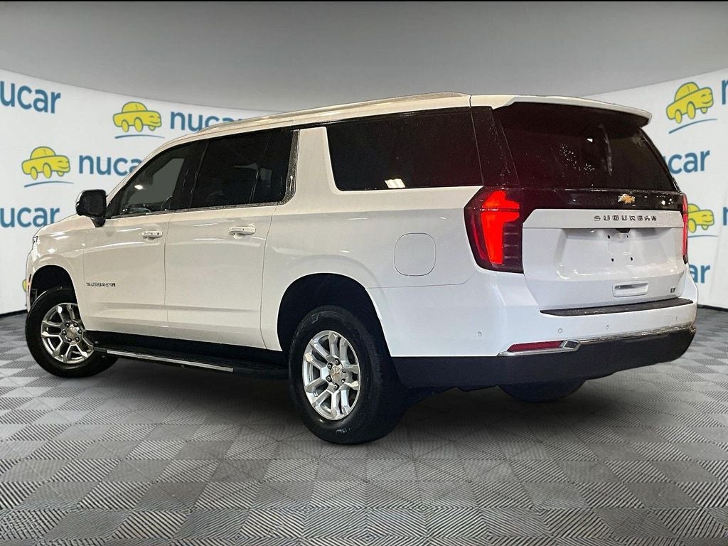 2025 Chevrolet Suburban LT