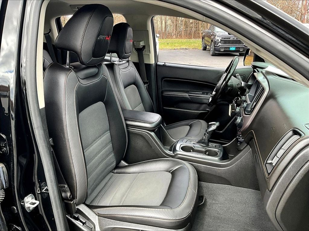 2022 GMC Canyon AT4 w/Cloth