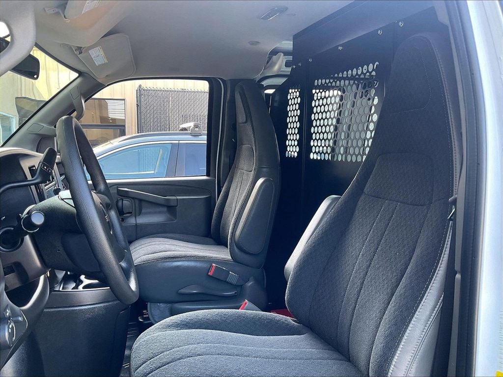 2025 GMC Savana 2500 Work Van