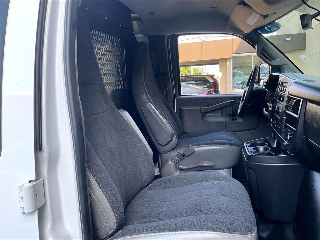 2025 GMC Savana 2500 Work Van