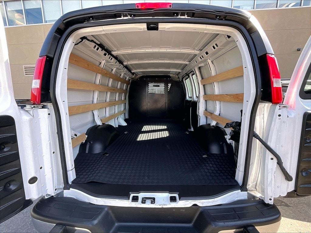 2025 GMC Savana 2500 Work Van