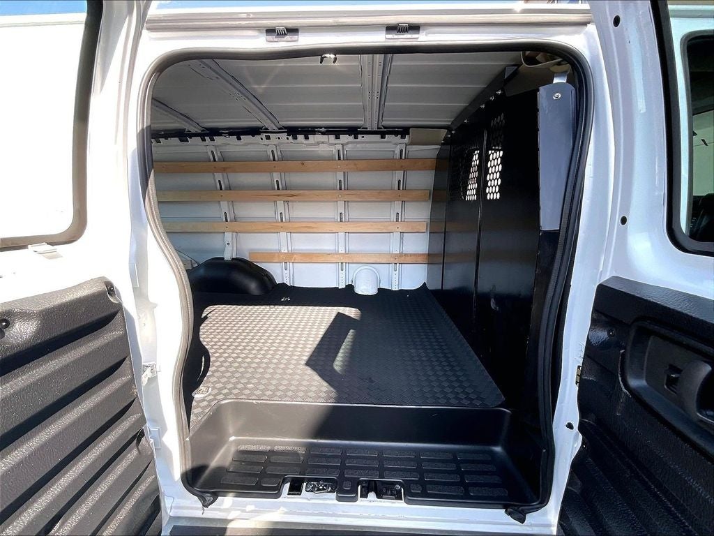 2025 GMC Savana 2500 Work Van