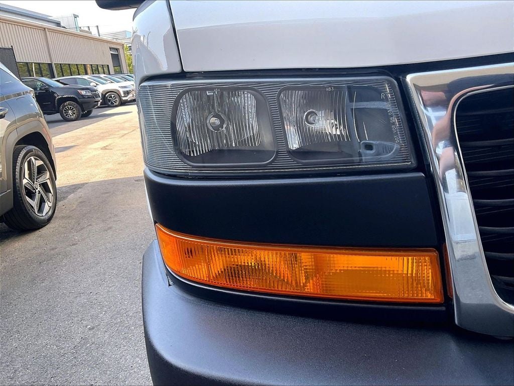 2025 GMC Savana 2500 Work Van