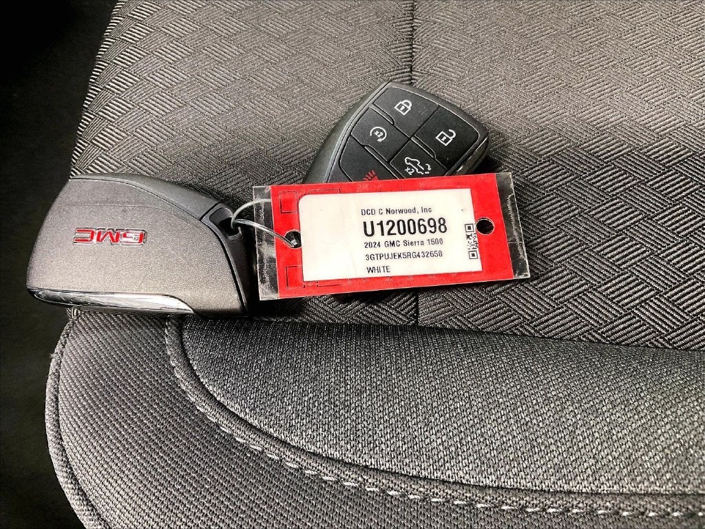 2024 GMC Sierra 1500 Elevation
