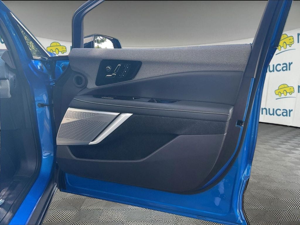 2025 Cadillac OPTIQ Luxury 2