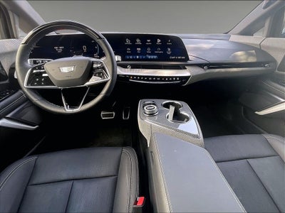 2025 Cadillac OPTIQ Luxury 2