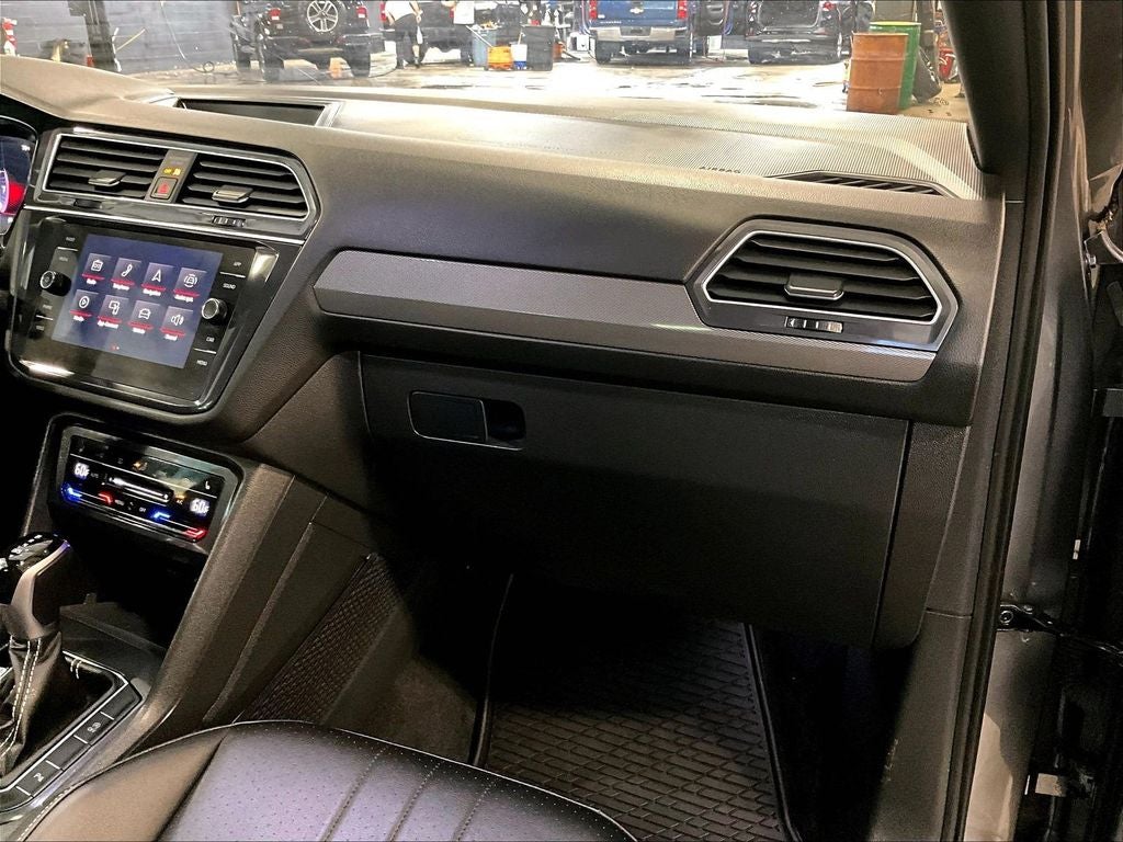 2024 Volkswagen Tiguan 2.0T SE R-Line Black