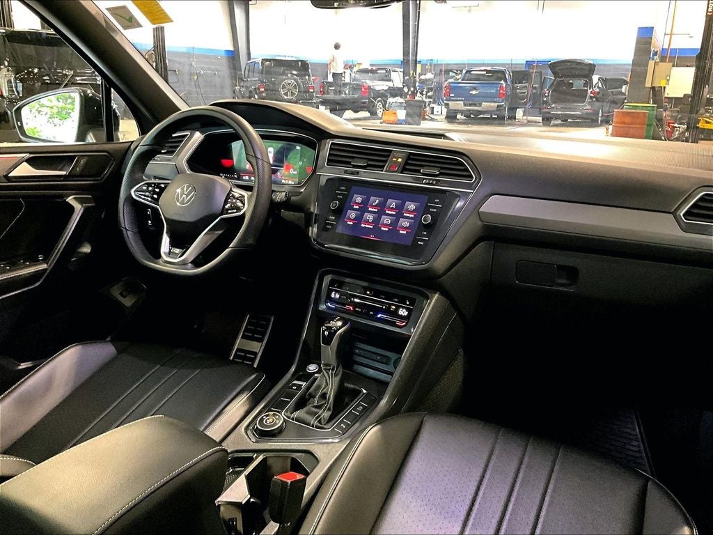 2024 Volkswagen Tiguan 2.0T SE R-Line Black