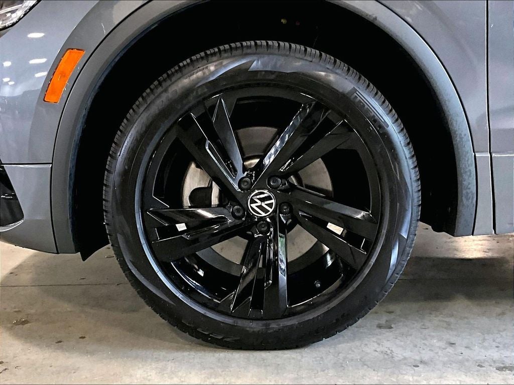 2024 Volkswagen Tiguan 2.0T SE R-Line Black