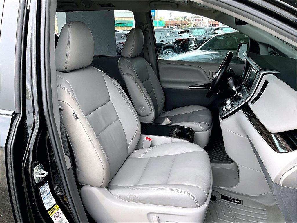 2015 Toyota Sienna XLE 7 Passenger