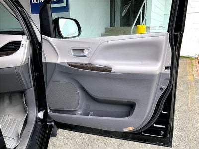 2015 Toyota Sienna XLE 7 Passenger