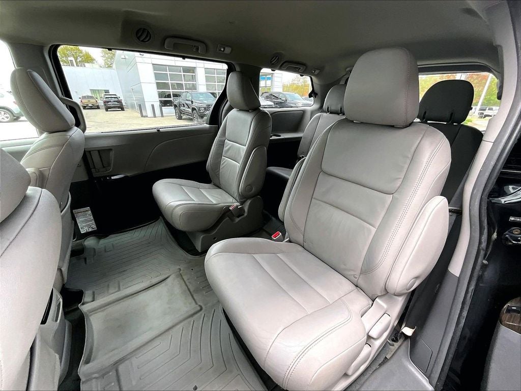 2015 Toyota Sienna XLE 7 Passenger