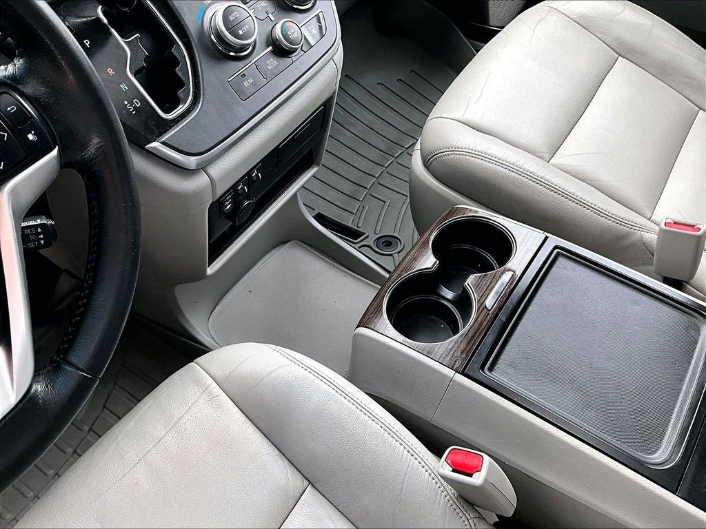 2015 Toyota Sienna XLE 7 Passenger
